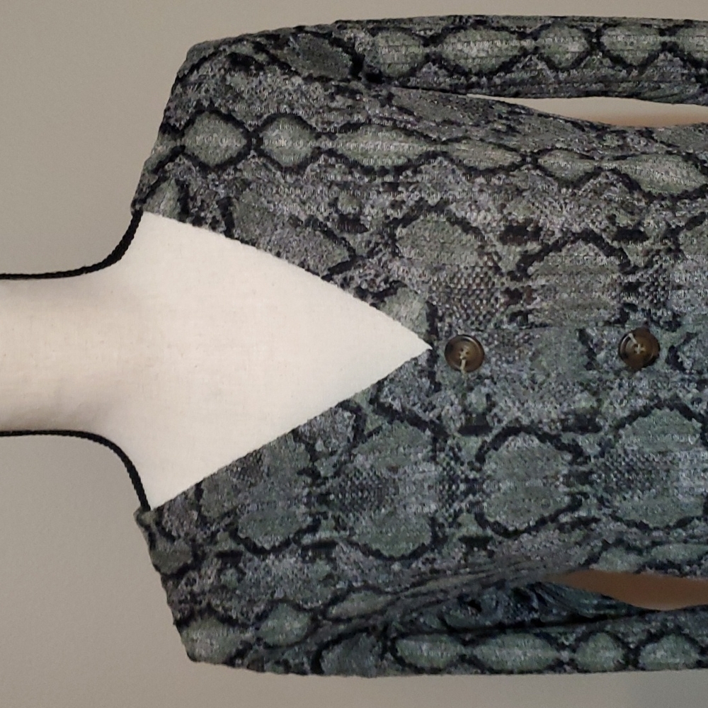 Daytrip Sweater - Picture 4 of 9